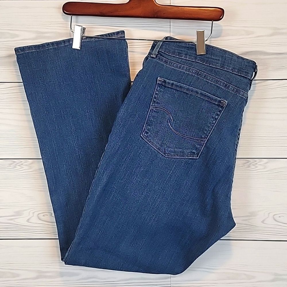 Levi Straus Signature mid-rise bootcut blue denim jeans Women's Size 14